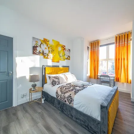 *rd12s* For Your Relaxed & Cosy + Free Parking + Free Fast Wifi * Leeds (West Yorkshire)