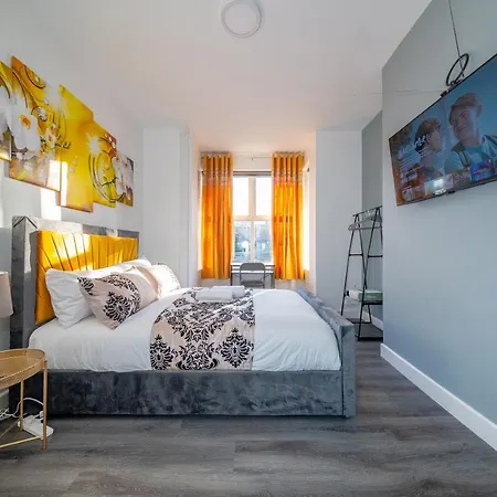 Habitación en casa particular *rd12s* For Your Relaxed & Cosy + Free Parking + Free Fast Wifi * *