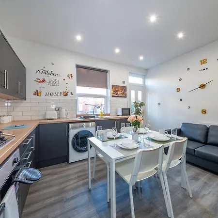 Homestay szállás *rd12s* For Your Relaxed & Cosy + Free Parking + Free Fast Wifi * Leeds