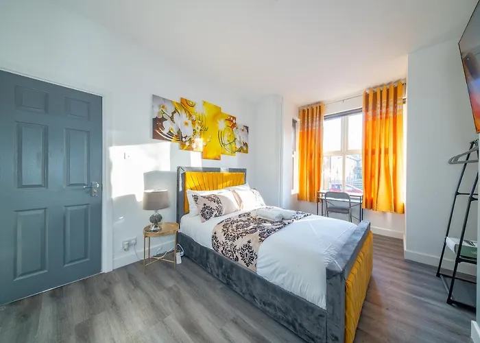 *rd12s* For Your Relaxed & Cosy + Free Parking + Free Fast Wifi * Leeds