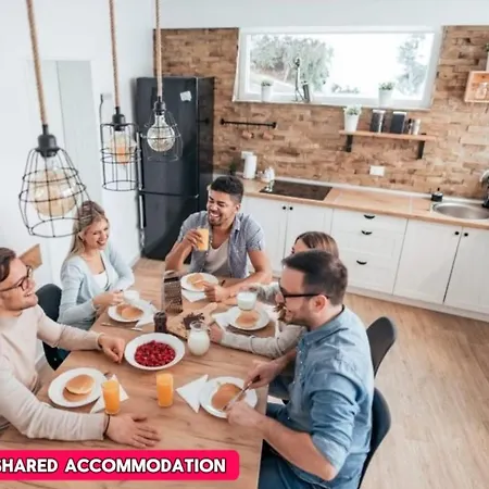 *rd12s* For Your Relaxed & Cosy + Free Parking + Free Fast Wifi * בית אירוח *